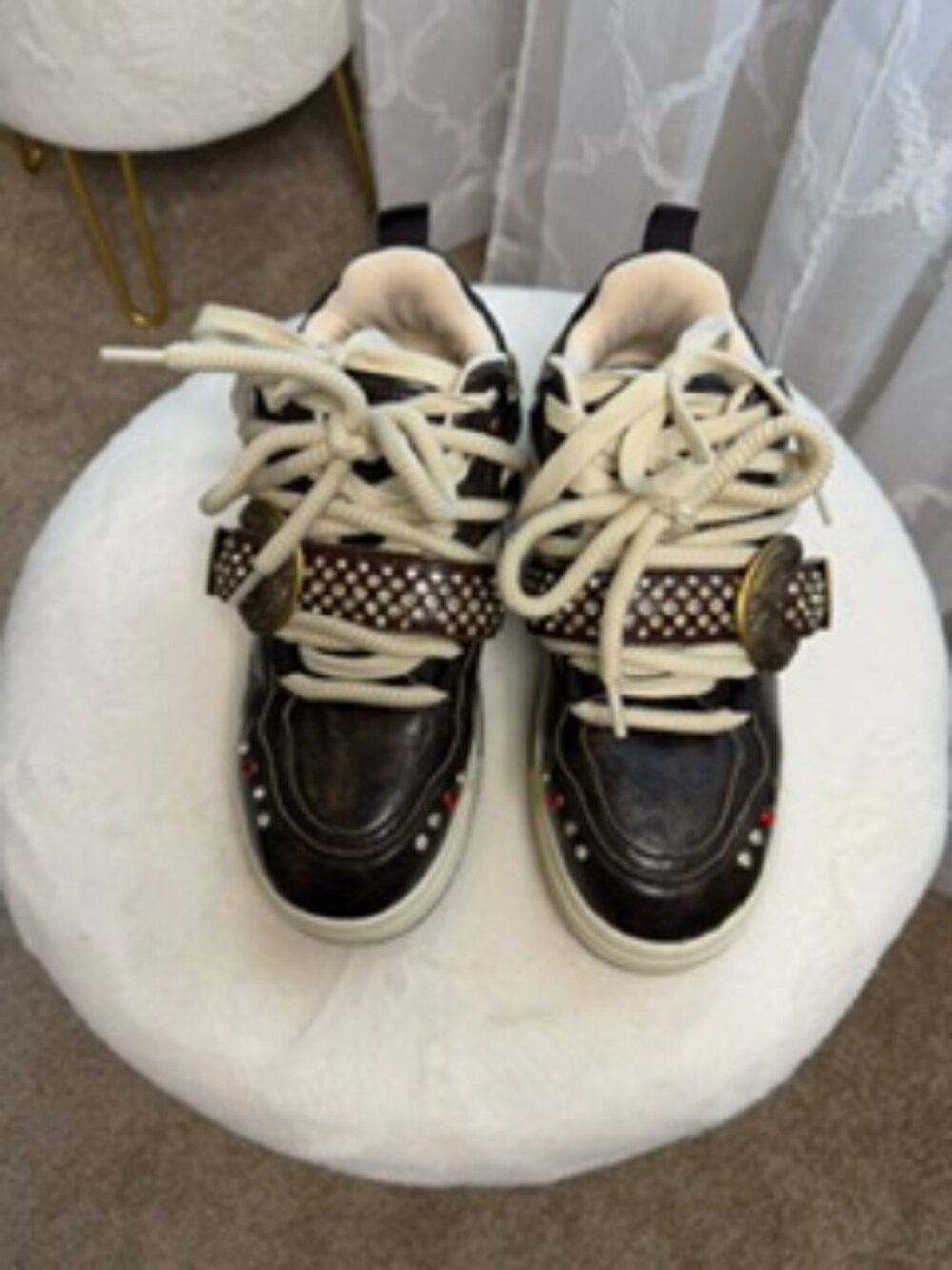 Steve Madden Boomer Stud Distressed